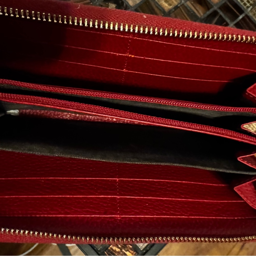 Gucci Wallet ( RED ) - Picture 3 of 3
